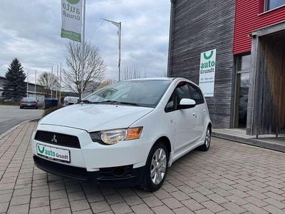 Gebraucht Mitsubishi Colt Motion 95 PS (69 kW) 2013 New white Kleinwagen