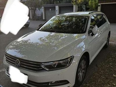 Gebraucht VW Passat Comfortline 120 PS (88 kW) 2015 Pure white Kombi