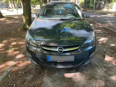 Gebraucht Opel Astra 110 PS (80 kW) 2014 Grau Kombi
