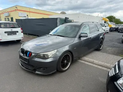 Gebraucht BMW 525 192 PS (141 kW) 2005 Grau Kombi