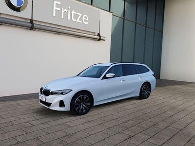 Weiß Gebraucht 2022 BMW 320 Efficient Dynamics Kombi | 28.925 € (Guter Preis)