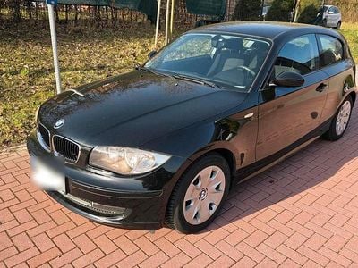 Usata BMW 116 122 CV (89 kW) 2009 Nero Utilitaria