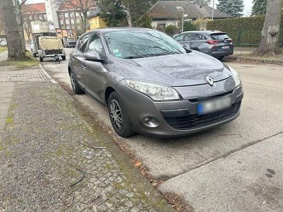 Gebraucht Renault Mégane 101 PS (74 kW) 2010 Grau Limousine