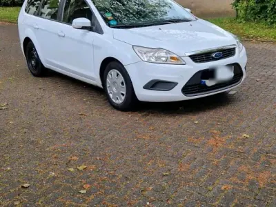 Gebraucht Ford Focus 109 PS (80 kW) 2009 Weiß Kombi