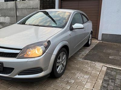 Opel Astra GTC