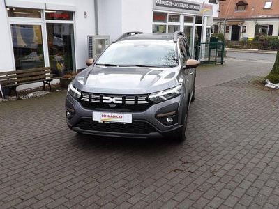 Grau Gebraucht 2024 Dacia Jogger Extreme Van / Kleinbus | 21.190 € (Fairer Preis)