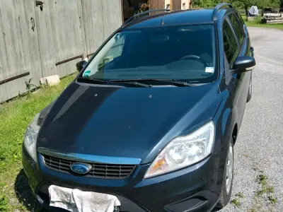 Gebraucht Ford Focus 109 PS (80 kW) 2010 Grau Kombi