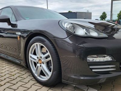 Porsche Panamera 4