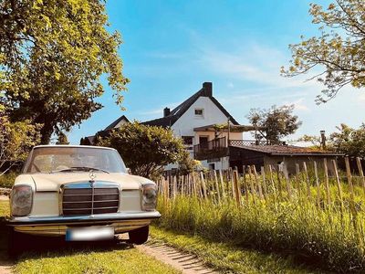 Begagnad Mercedes 200/8 95 HK (69 kW) 1971 Beige Sedan