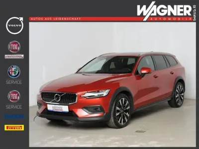 Gebraucht Volvo V60 197 PS (144 kW) 2020 Fusion red metallic (metallic) Kombi