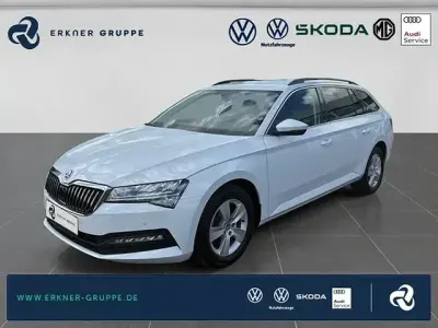 Gebraucht Skoda Superb Ambition 150 PS (110 kW) 2024 Moonweiss metallic Kombi
