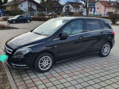 gebraucht Mercedes B180 Blue EFFICIENCY -Night&Sport Paket