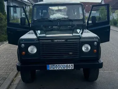 Gebraucht Land Rover Defender 122 PS (89 kW) 2002 Grün Kombi