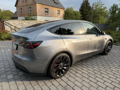 Brugt Tesla Model Y Performance 378 kW (514 HK) 2024 Sølv SUV