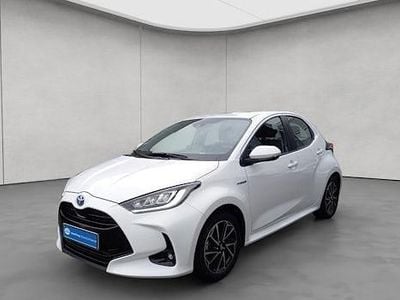 Gebraucht Toyota Yaris Hybrid Club 116 PS (85 kW) 2020 Weiß Limousine