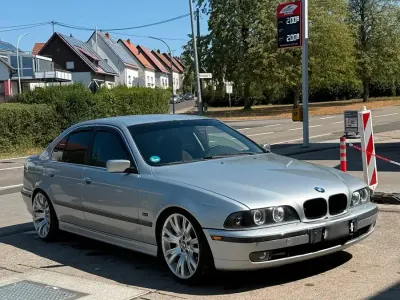 Gebraucht BMW 523 170 PS (125 kW) 1996 Silber Limousine
