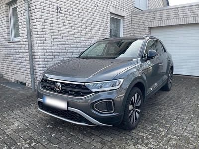 Gebraucht VW T-Roc Move 150 PS (110 kW) 2024 Grau SUV