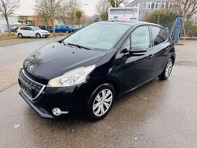 Usata Peugeot 208 Active 68 CV (50 kW) 2014 Nero Utilitaria