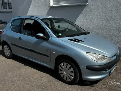 Gebraucht Peugeot 206 60 PS (44 kW) 2004 Blau Kleinwagen