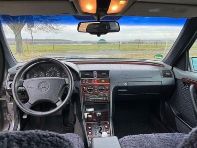 Gebraucht Mercedes C180 Elegance 122 PS (89 kW) 1995 Grau Limousine