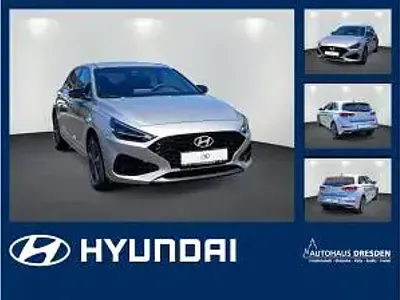 Neu Hyundai i30 Advantage 101 PS (74 kW) 2025 Silber Limousine