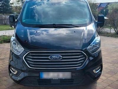 Gebraucht Ford Tourneo Titanium 131 PS (96 kW) 2019 Schwarz Van / Kleinbus