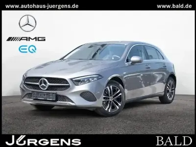 Gebraucht Mercedes A250 Progressive 163 PS (119 kW) 2025 Grau metalliclack mountaingrau Limousine