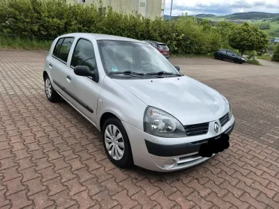 Gebraucht Renault Clio 58 PS (42 kW) 2005 Silber Kleinwagen