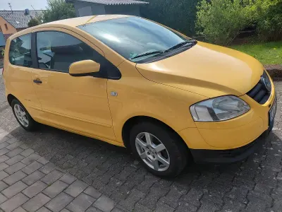 Używany VW Fox 55 KM (40 kW) 2010 Żółty Hatchback