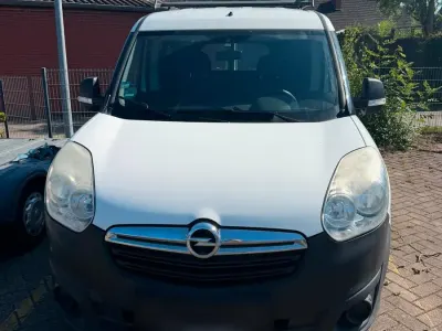 Gebraucht Opel Combo 89 PS (65 kW) 2012 Weiß Van / Kleinbus