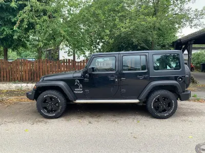 Gebraucht Jeep Wrangler Unlimited Sport 200 PS (147 kW) 2011 Schwarz SUV