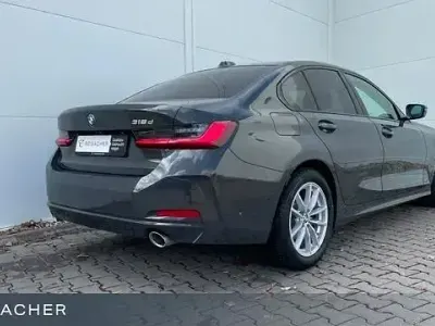 Gebraucht BMW 318 Comfort Edition 150 PS (110 kW) 2025 Grau Limousine