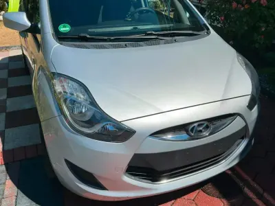 Gebraucht Hyundai ix20 116 PS (85 kW) 2013 Silber Kleinwagen