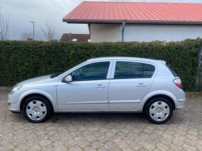 Usata Opel Astra 90 CV (66 kW) 2004 Argento Utilitaria