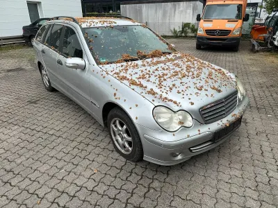 Używany Mercedes C200 100 KM (73 kW) 2000 Andere farben Sedan/Limuzyna