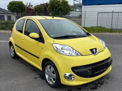 Gebraucht Peugeot 107 68 PS (50 kW) 2006 Gelb Kleinwagen