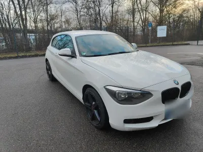 Gebraucht BMW 114 Sport Line 102 PS (75 kW) 2013 Weiß Kleinwagen
