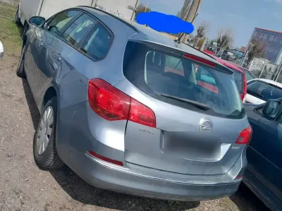 Używany Opel Astra 2014 Szary Kombi