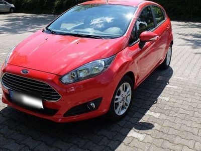 Rot Gebraucht 2015 Ford Fiesta SYNC Edition Kleinwagen | 8.500 € (Fairer Preis)