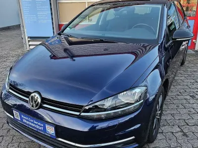 Gebraucht VW Golf VII IQ Drive 116 PS (85 kW) 2020 Blau Limousine