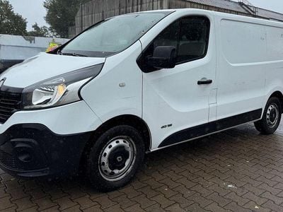 Gebraucht Renault Trafic Komfort 116 PS (85 kW) 2015 Weiß Van / Kleinbus