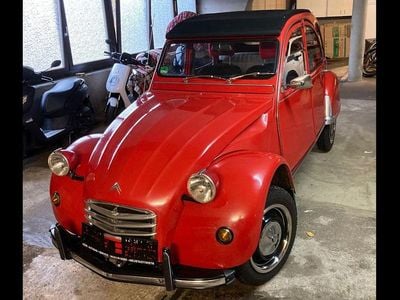Begagnad Citroën 2CV 29 HK (21 kW) 1980 Röd Sedan