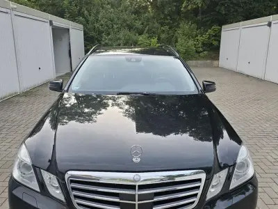 Gebraucht Mercedes E250 204 PS (150 kW) 2010 Schwarz Limousine