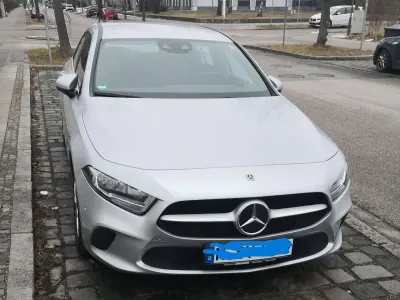 Gebraucht Mercedes A200 Progressive 150 PS (110 kW) 2020 Grau Limousine