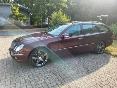 Gebraucht Mercedes E320 Elegance 224 PS (164 kW) 2009 Rot Kombi