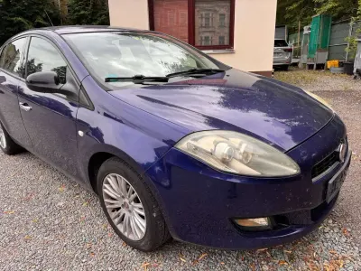 Gebraucht Fiat Bravo Lounge 120 PS (88 kW) 2014 Colore esterno (blu notturno) Kleinwagen