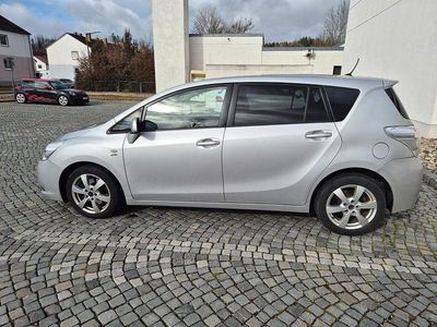 Gebraucht Toyota Verso Executive 150 PS (110 kW) 2010 Silber Van / Kleinbus