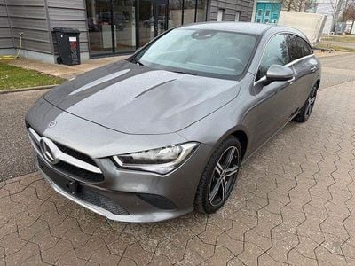 Gebraucht Mercedes CLA200 Shooting Brake 163 PS (119 kW) 2020 Grau Kombi