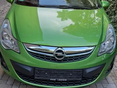 Gebraucht Opel Corsa 88 PS (64 kW) 2012 Grün Kleinwagen