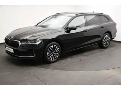 Gebraucht Skoda Superb Selection 150 PS (110 kW) 2025 Ebony schwarz metallic Kombi